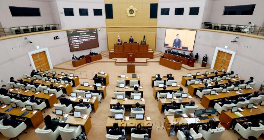 2026.02.19 제294회 임시회 제1차 본회의.jpg